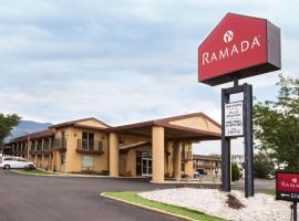 Ramada by Wyndham Flagstaff East, hotelli kohteessa Flagstaff