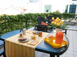 Terrazza del Gelsomino with terrace and open view, aluguel de temporada em Borghetto Santo Spirito