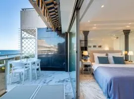 ROYAL PROMENADE Pool terrace with sea view