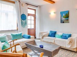 Charming Stay in Viroinval, hotel v destinaci Le Mesnil