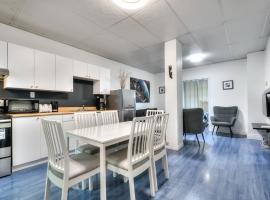 100 METERS to SUBWAY - Montcalm condos, hotel in Montreal