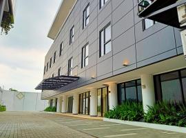 Hotel Youstay Semarang by Sinergi, hotel near Ahmad Yani International Airport - SRG, Kalibanteng-lor