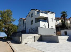Holiday Apartments Novo Naselje, vila v Poreči