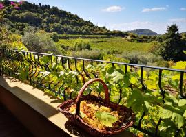 La Tinaia Country House, casa rural en Magomadas