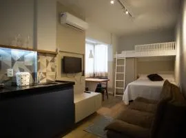 Flat Beverly Hills 307