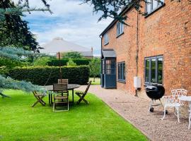 The Cottage, Yew Tree Farm Holidays, Tattenhall, Chester，塔頓霍爾的小屋