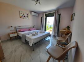 Freesia Grand Sea View Residence, hotel med parkering i Sarlata