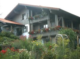 Ferienwohnung Peschl Langdorf Bayerischer Wald, hotel con pileta en Langdorf im Landkreis Regen