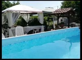 Casa Vacanze Gli Oleandri, Vivi l'Autentica Casa di Campagna con Piscina