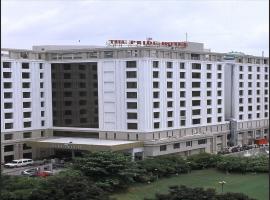 Pride Plaza Hotel, Ahmedabad, hotelli kohteessa Ahmedabad lähellä maamerkkiä Vastrapur Lake