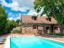 Tranquil holiday home with private pool, casa de temporada em Teillots