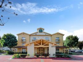 La Quinta Inn & Suites by Wyndham Irvine Spectrum, hotell i Irvine