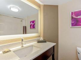 La Quinta Inn & Suites by Wyndham Panama City, hotel in Panama City