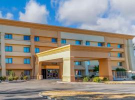 La Quinta Inn & Suites by Wyndham Las Cruces Organ Mountain、ラスクルーセスにあるLas Cruces International - LRUの周辺ホテル