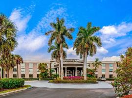 La Quinta by Wyndham Naples Downtown, hotelli kohteessa Naples