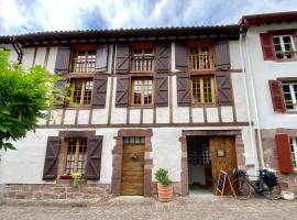 Gite de la Porte Saint Jacques: a hostel for pilgrims, povoljni hotel u gradu 'Saint-Jean-Pied-de-Port'