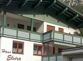 Haus Elvira, διαμέρισμα σε Klösterle am Arlberg