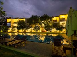 Grand Tamarind Lake, hotel en Kataragama