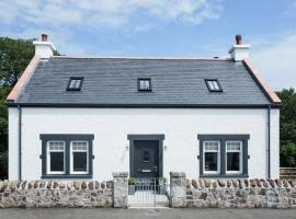 Squirrel Cottage, hotel with parking in Stranraer