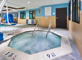 Holiday Inn Express Hotel & Suites Warminster-Horsham by IHG, hotel en Warminster