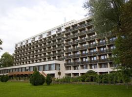 Riviera Park Hotel, hotel di Balatonföldvár
