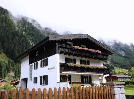 Ahnenhöfl, hotel cerca de Carretera Alpina de Silvretta, Partenen