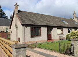 Newholme Self-Catering Bungalow, cottage in Pitlochry