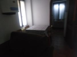 Appartamento relax, hotel in Carenno