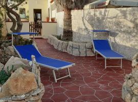 La Casa Dei Delfini, hotel u blizini znamenitosti 'Plaža Spiaggia dei Conigli' u gradu 'Lampedusa'