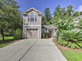 Bright Tallahassee Home, 5 Mi to Dtwn and Lake Ella!, hotel in Tallahassee