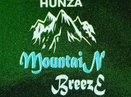 Hunza Mountain Breeze Motel, hotel con parking en Baltit