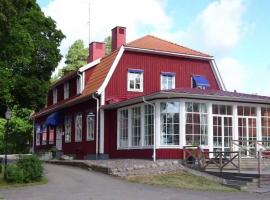 Staby Gårdshotell, hotel dengan parking di Högsby