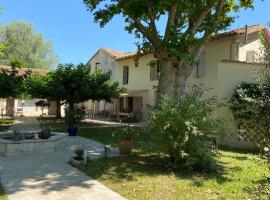 Mas des Cigognes, hotel near Thouzon's cave, Le Thor