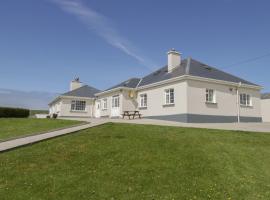 Erris Head House, vacation home in Belmullet