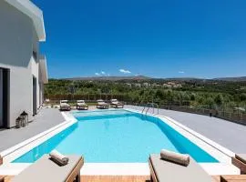TreeTop Villa I, Private Pool, BBQ & Playground, By ThinkVilla