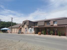 K&eacute;k Lag&uacute;na Panzi&oacute;, beach hotel in Dombr&aacute;d