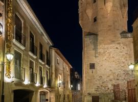 Luxor Torre del Clavero Apartments, hotel cerca de Amnistía internacional, Salamanca