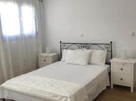 Vegera Apartment 'Sofrano', Stavros Donoussa, hytte i Donoussa