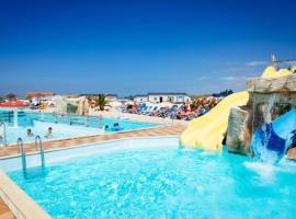 Camping La Dune des Sables, hôtel à Les Sables-dʼOlonne