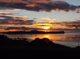 Mangawhai Bay B&B, hotel s parkiralištem u gradu 'Omokoroa'