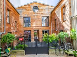 Lofts Chemin Vert, hotel near Rue Saint-Maur Metro Station, Paris