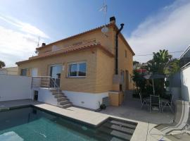 Casa Dorada, hotel v destinaci Calafell
