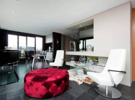 Sunny and Spacious Luxury House, hotel v Reykjavíku