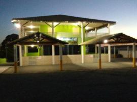 Pousada Grota dos Coqueiros, posada u hoster&iacute;a en Pirambu