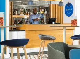 Holiday Inn Express Cardiff Bay by IHG