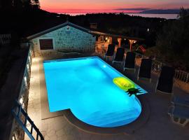 Apartments Katičin, hotel v destinaci Poljana