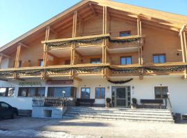 Pension Panorama, family hotel in Monguelfo