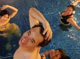 บ้านพูลแอคเซส หัวหิน 4 ห้องนอน จัดปาร์ตี้ คาราโอเกะ โต๊ะพูล พัก 8-20 คน