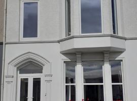 Mervue Apartment, 4 Causeway View, Portrush, self catering accommodation in Portrush