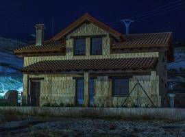 Casa Rural Consuelo, cabin in Torralba